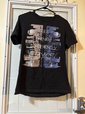 Free State Black Short Sleeve Graphic Tee with Blue and Beige Print